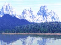 Alpine Lake (14610 bytes)